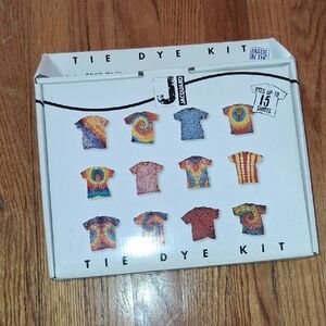 Tie Dye Kit with 12 Patterns